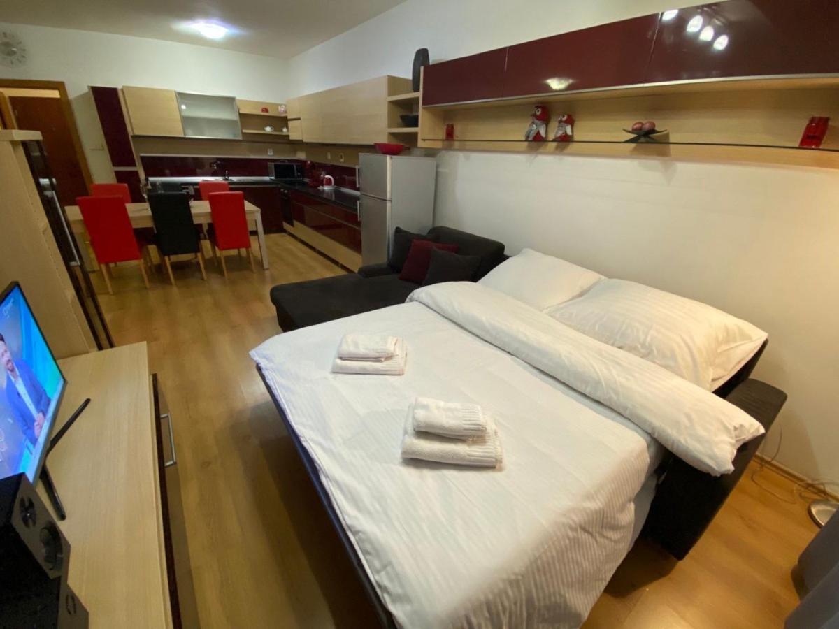 Апартаменты Apartman Velka Lomnica B8 Экстерьер фото